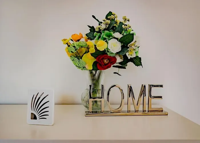 Bright & Cozy Home - City Center